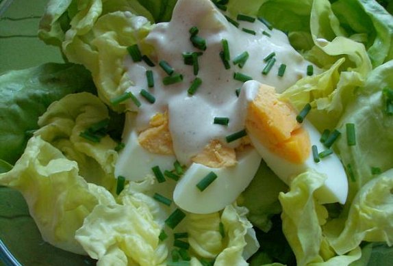 Hlávkový salát s vejci II.