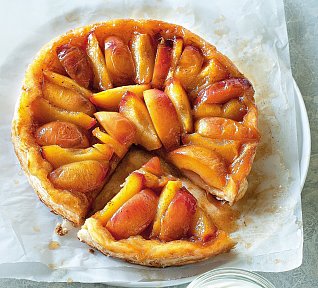 Obrácený koláč s nektarinkami