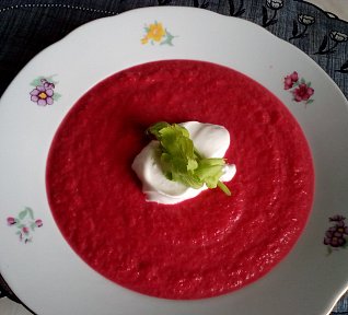 Krémová polévka z červené řepy