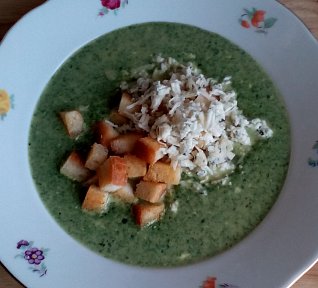 Špenátovo-smetanová polévka s Nivou