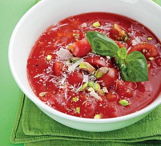 Rychlá rajská polévka s pistáciemi