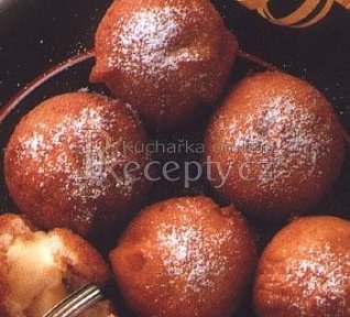 Jablkovo-pudinkové koblížky