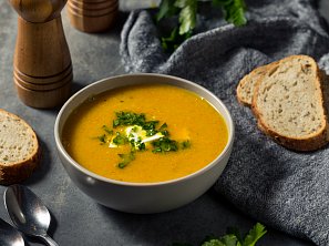 Mrkvová polévka s koriandrem