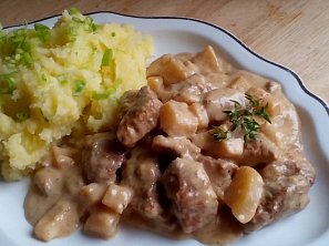 Vepřové ve smetanových kedlubnách