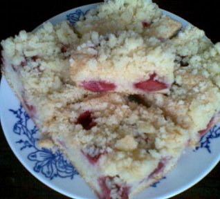 Piškotovo-vanilková bublanina s drobenkou = jahodová