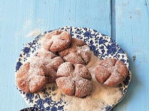 Koblihy s kořeněným cukrem