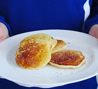 Lívance s cukrem a skořicí