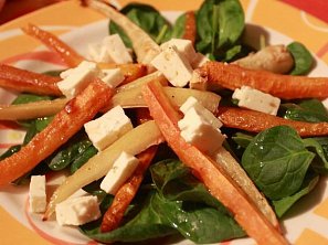 Teplý salát z kořenové zeleniny