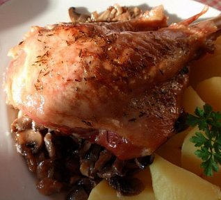 Bylinková krůtí (nejen) stehna na houbách