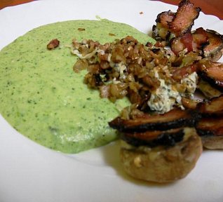 Žampiony s nivou ve slaninovém kabátku