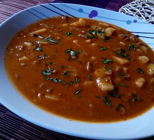 Gulášová polévka s hlívou ústřičnou