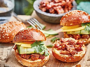 Burgery s trhaným vepřovým masem