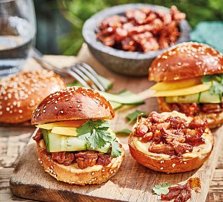 Burgery s trhaným vepřovým masem