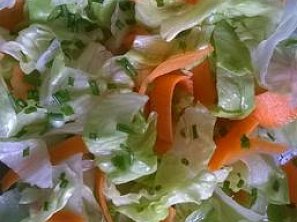 Ledový salát s karotkou