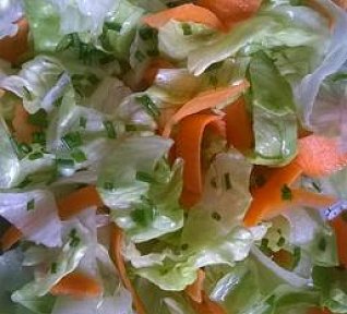 Ledový salát s karotkou