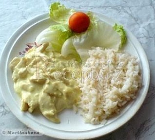 Kuřecí prsíčka na kari s česnekem Kuřecí prsíčka na kari s česnekem