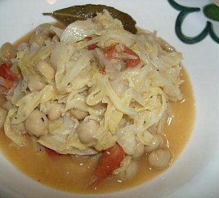 Cizrna s kapustou na víně