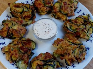 Křupavé cuketové placičky