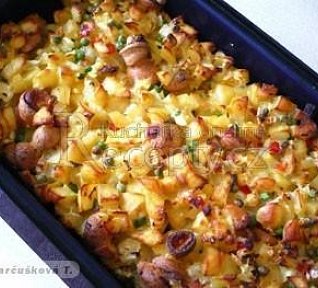 Zapečené brambory s párky