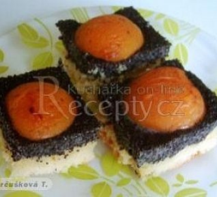 Makový koláč s meruňkami