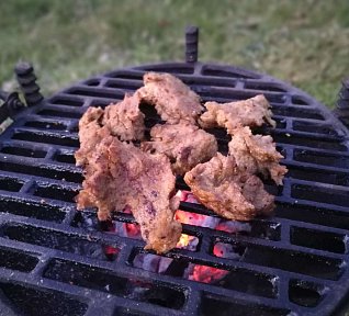 Dokonalý seitan (rostlinné maso z pšeničné bílkoviny) Dokonalý seitan (rostlinné maso z pšeničné bílkoviny)