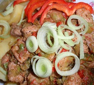 Masové kostky s paprikou a pórkem