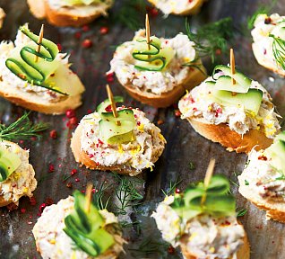 Jednohubky s rybí pomazánkou