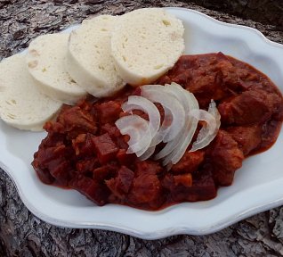 Masový guláš s řepou