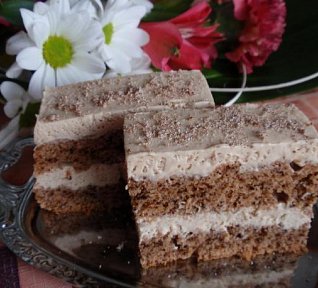 Kávovo-smetanové "cappuccino" řezy (dort)