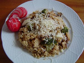 Kuskus s hlívou a brokolicí