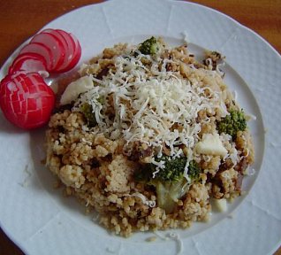 Kuskus s hlívou a brokolicí