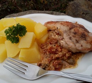 Cottage kapsy se sušenými rajčaty