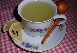Cibulový čaj proti kašli a nachlazení