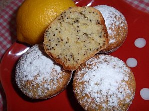 Citronovo-makové muffiny Citronovo-makové muffiny