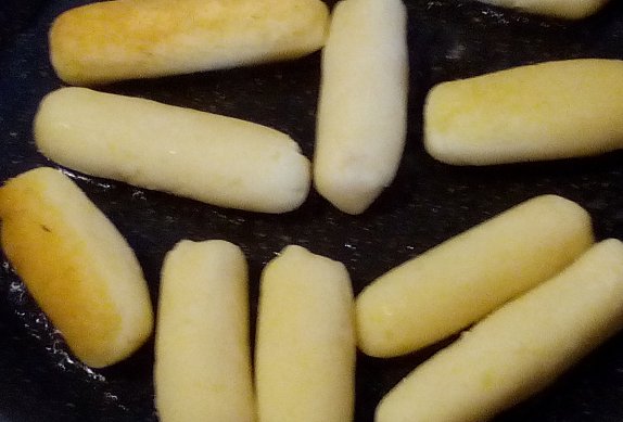 Smetanová cibulová omáčka s bramborovými šiškami