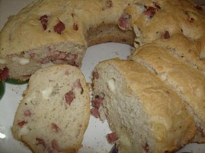 Neapolská slaná bábovka (Tortano)