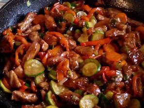 Šťavnaté karé se zeleninou