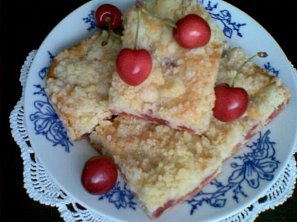 "Třešně v těstě" - vláčný koláč