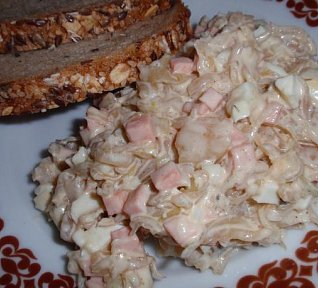 Zelný salát z kysaného zelí