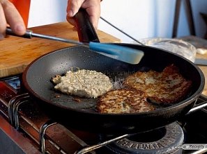 Bramborák z kapřího masa