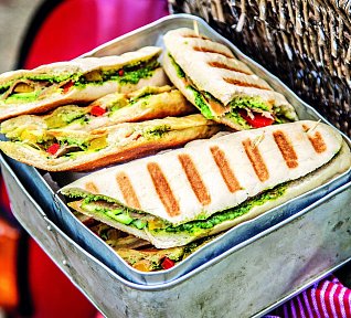 Panini s pestem a parmskou šunkou