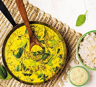 Karí čočka se špenátem