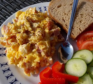 Nedělní míchaná vajíčka