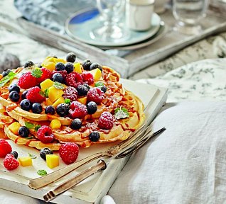 Vafle s karamelem a kokosovou šlehačkou