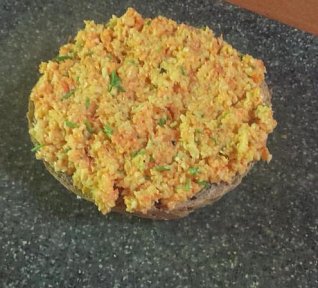 Celerovo-mrkvová pomazánka s pečivem