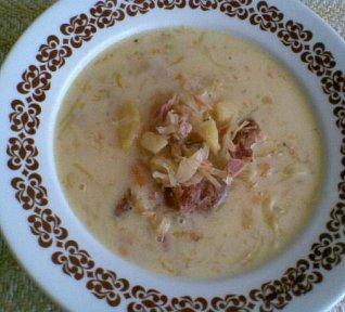 Zelná polévka s uzenými žebry