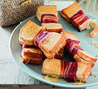 Sýrovo-šunkové toasty