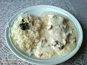 Kuřecí řízky s olivami a balkánským sýrem