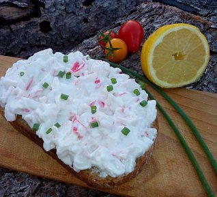 Surimi pomazánka / salát