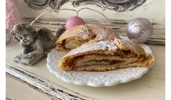 Jablečný závin (štrúdl)